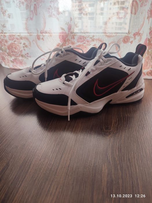 Кросівки Nike Air Monarch