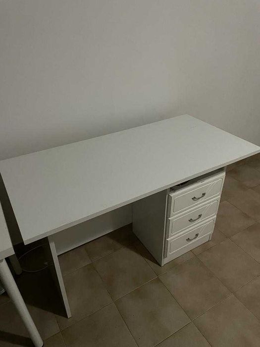 White secretary with storage drawers64585878168834123