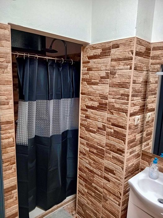 Aluga-se quarto em moradia