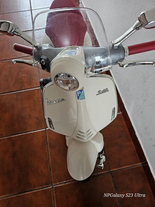 Vespa a bateria.