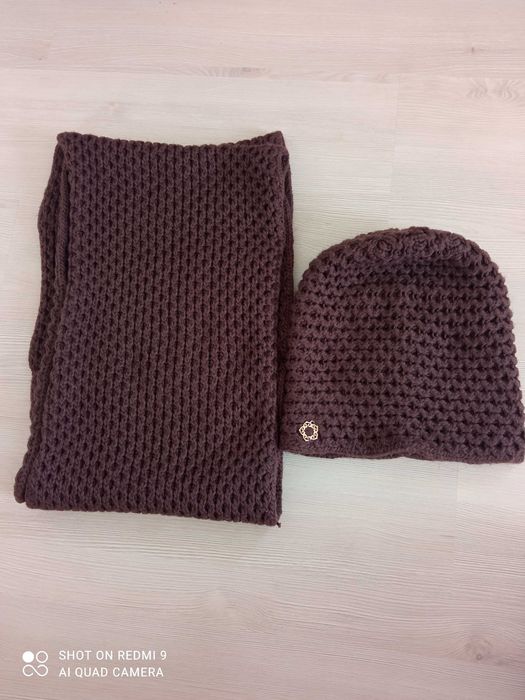 Продам шапку і шарф