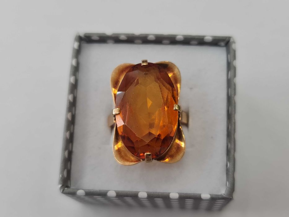 XX wiek! Złoty pierścionek/ 585/ 9.81 gram/ R13/ Topaz złocisty