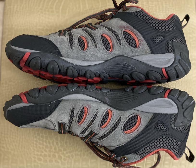 Кросівки MERRELL.