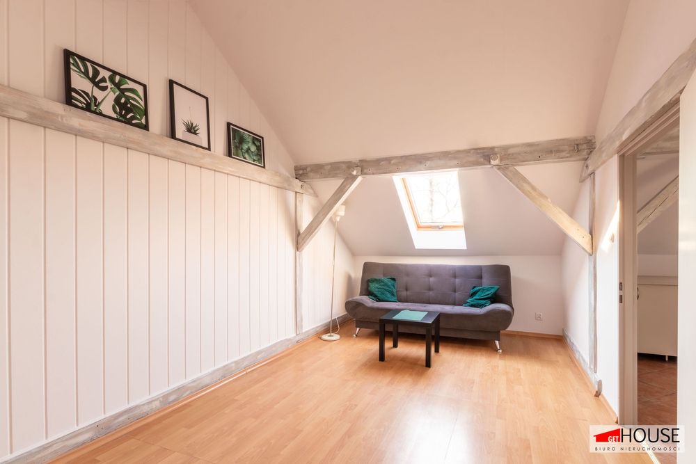 Niewielki metraż- 2 pokoje- Klimatyczne miejsce-OKAZJA