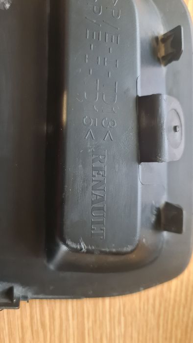 Заглушка бампера Рено Дастер