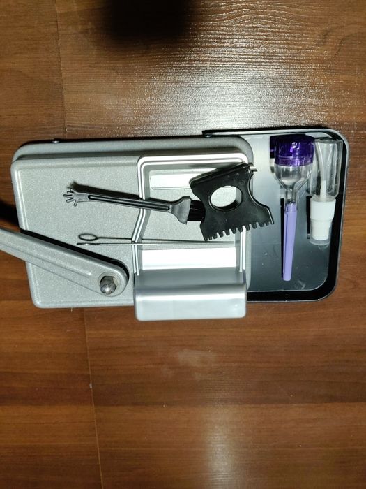 продам ручну поршневу машинку для наповнення заготовок діаметром 80 мм