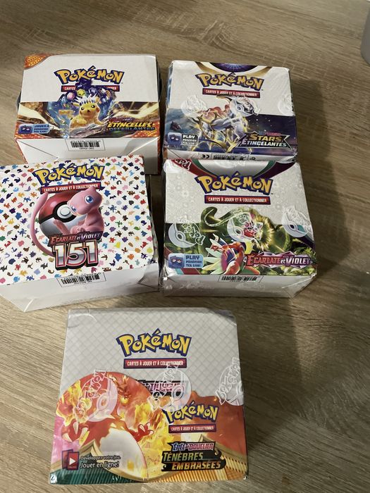 Bendo cartas de colecâo Pokémon