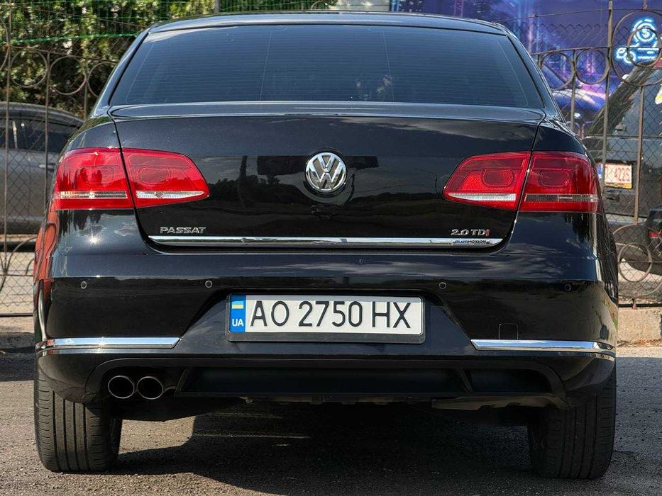 Volkswagen Passat B7 2011, 2.0 дизель, автомат