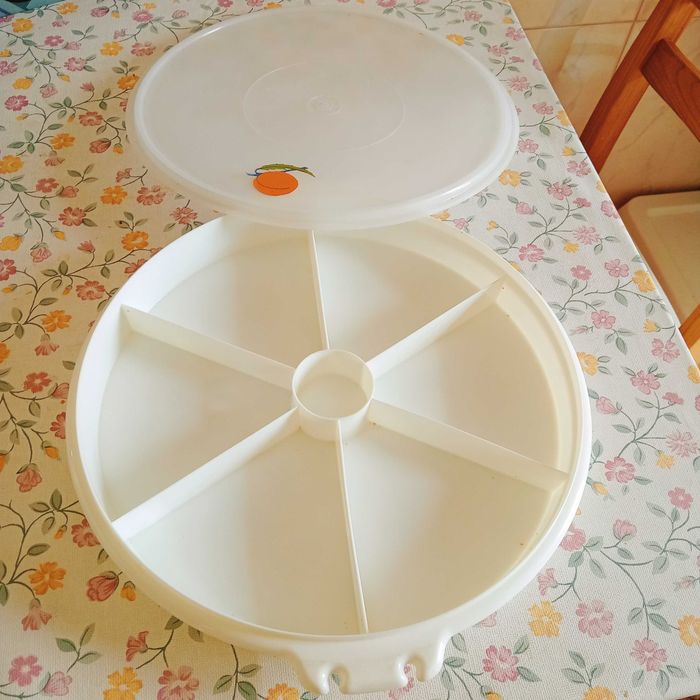 Caixa de plástico para guardar aperitivos