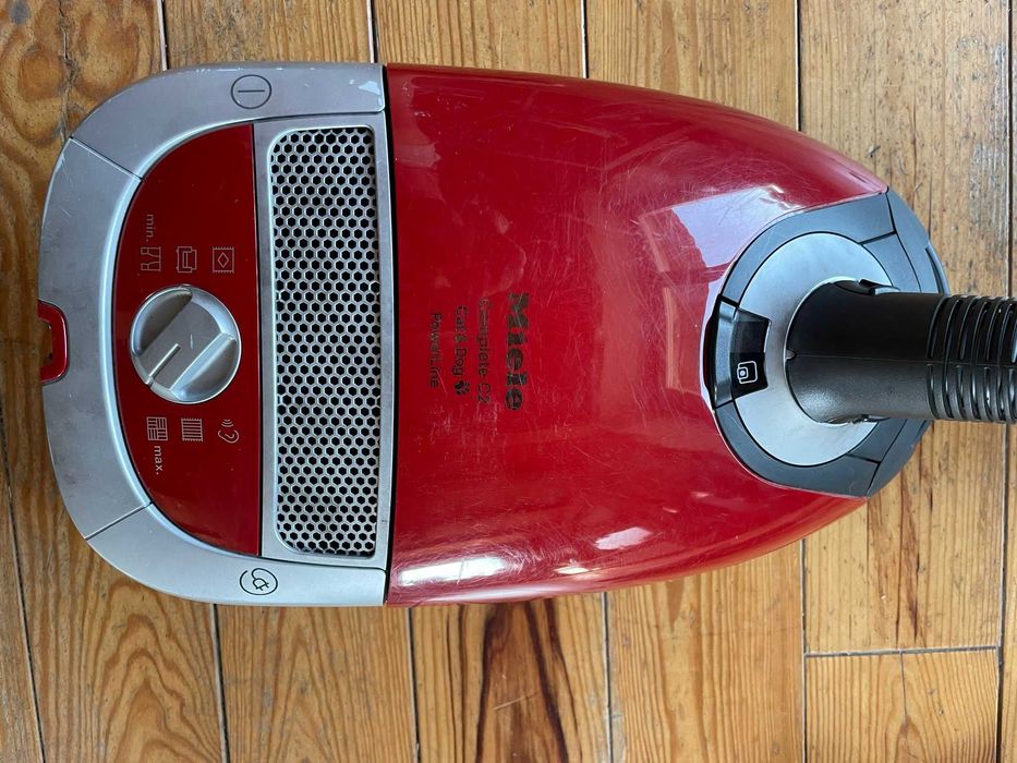 À venda: Aspirador Miele Complete C2 Cat & Dog PowerLine – 150€