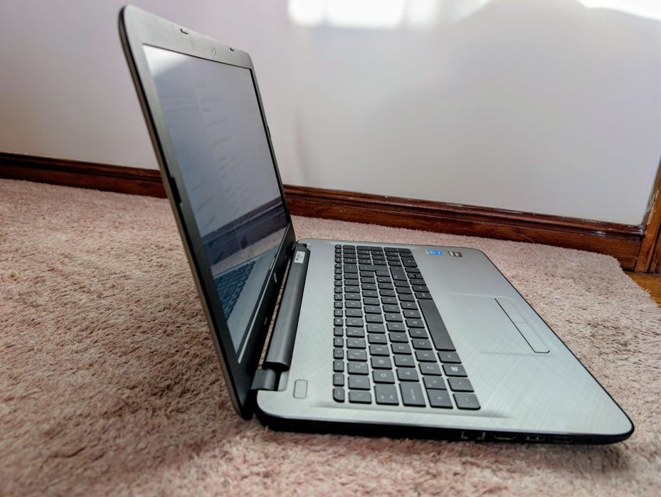 HP Notebook Intel Core i5-5200U AMD Radeon R5 M330 15.6"