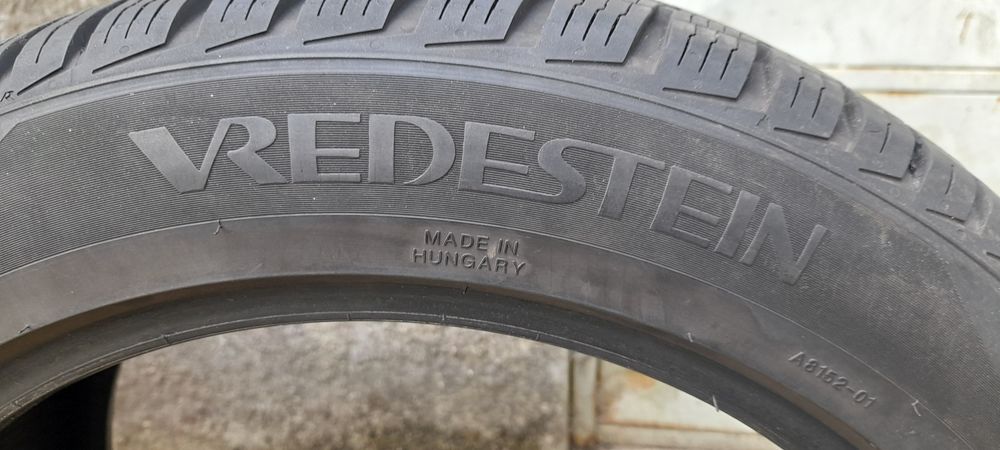Pneus 245/ 45/ 17  muito piso VREDESTEIN  bom estado