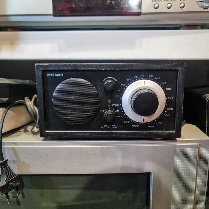 Tivoli Audio Model One – Rádio AM/FM Design Henry Kloss