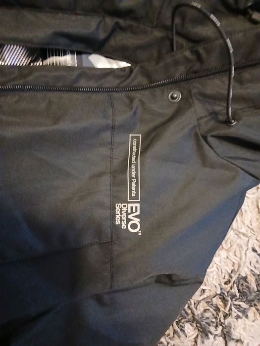 Kurtka Damska nowa Diverse