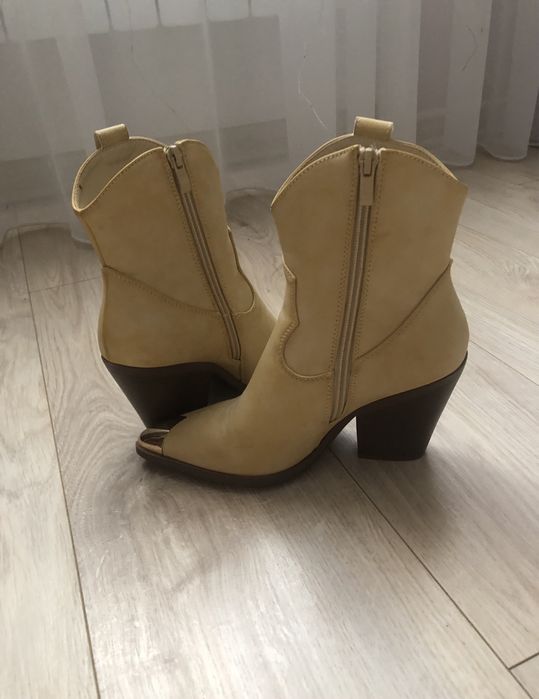 Женские ботинки, казаки. Новые, размер 37