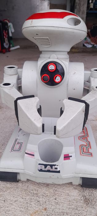 Vários cavalos de madeira