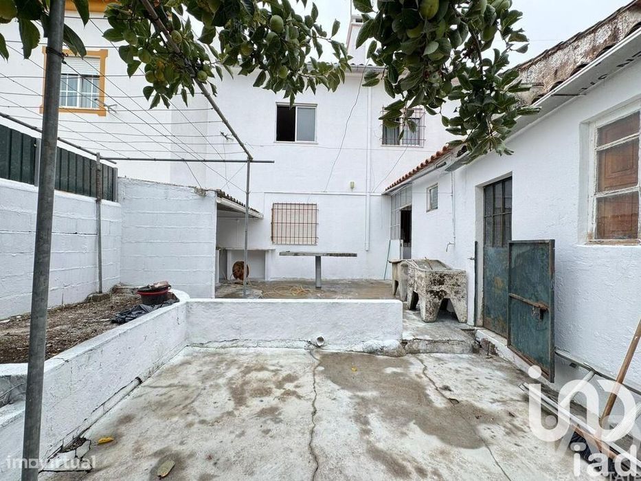 Prédio em Assumar de 86 m2