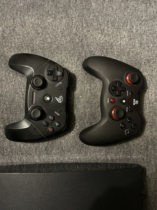 Playstation 3 + 2 kontrolery bezprzewodowe