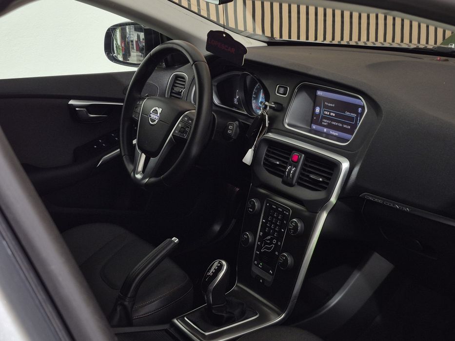 Volvo V40 1.6D - AUTOMÁTICA - CROSS COUNTRY | GARANTIA | NACIONAL - 117.000Kms
