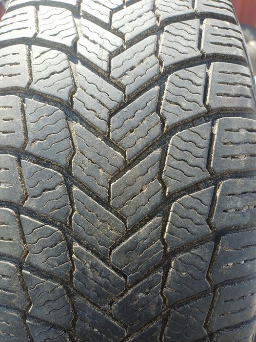 Продам комплект зимних шин Michelin 185×65×R15