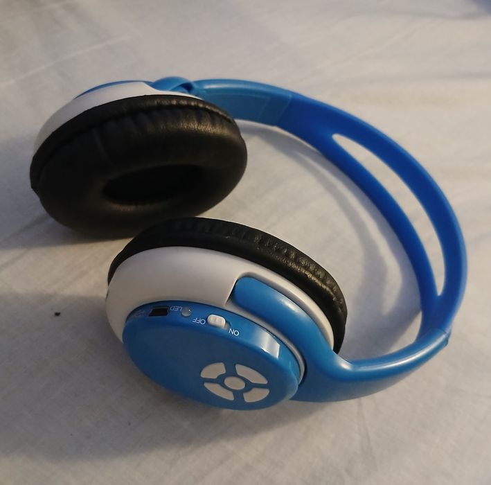 Fones com entrada de Cartão USB