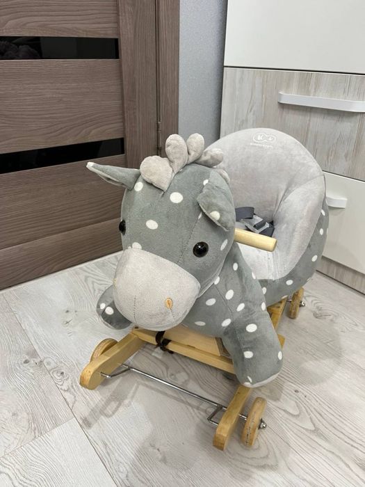 Дитяча іграшка 2-в-1: качалка + каталка