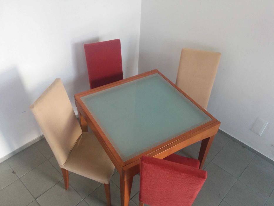 Extendable Glass Table64409147701250122