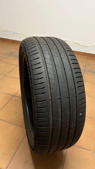 Pneu Pirelli Scorpion 235/50 R20