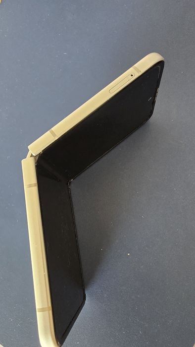 Samsung galaxy z flip3 5g