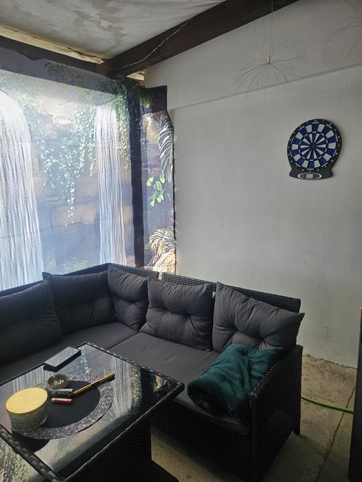 Naroznik z technoratanu jak nowy