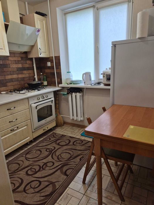 Продам 2 кімнатну квартиру на проспекті Космонавтів