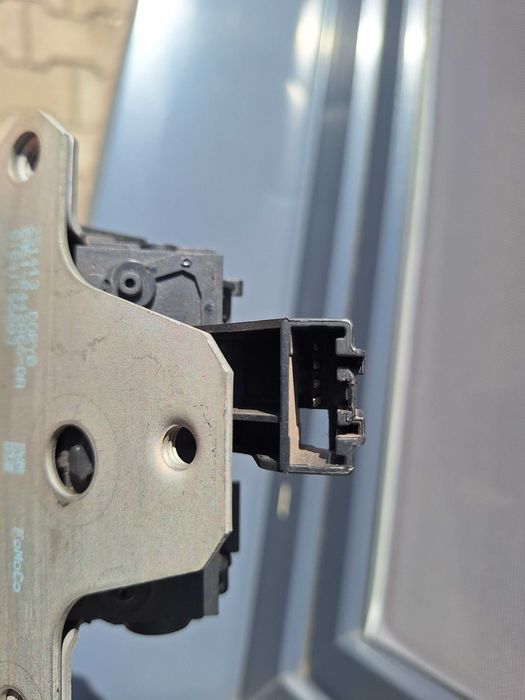 Zamek Tylnej Klapy Bagażnika Ford Focus MK3