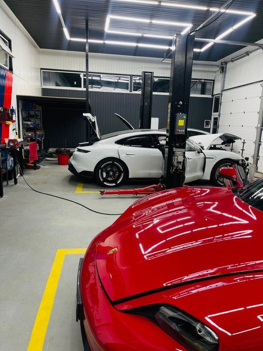 Ремонт діагностика адаптація кодування Porsche Taycan Macan Audi E-Tron