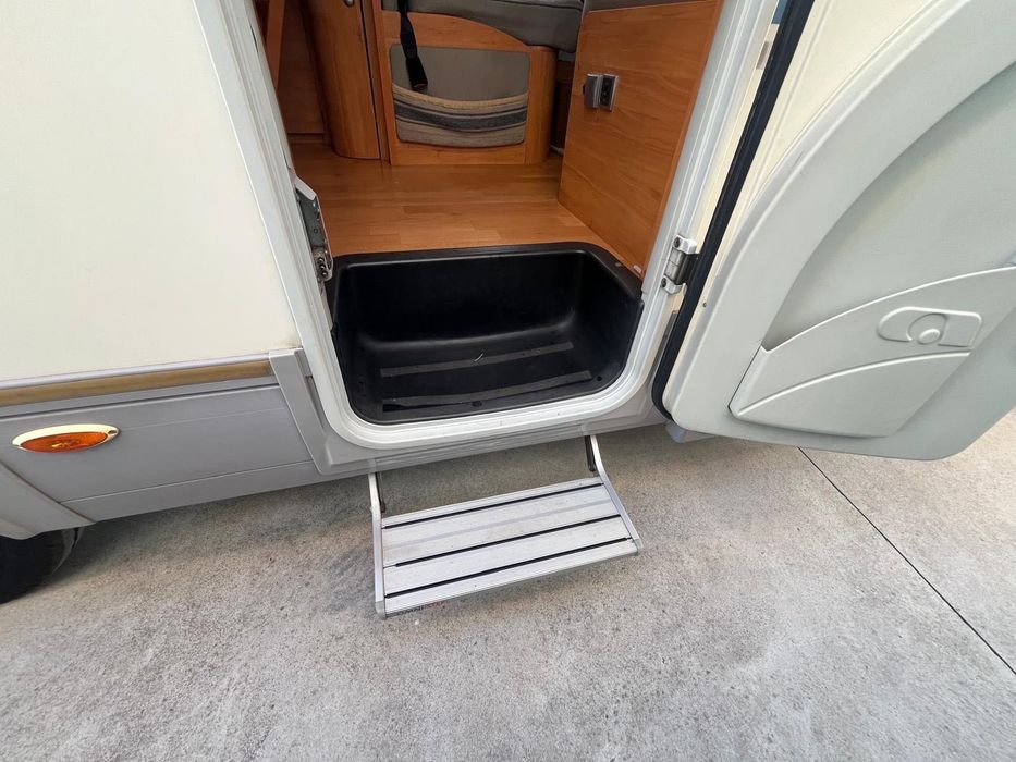 Autocaravana  Fiat Adria 5 lugares viagem/6 dormidas 2.3 Multijet - 2010