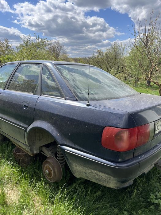 Машина Audi 80 b4 . Машина на ходу