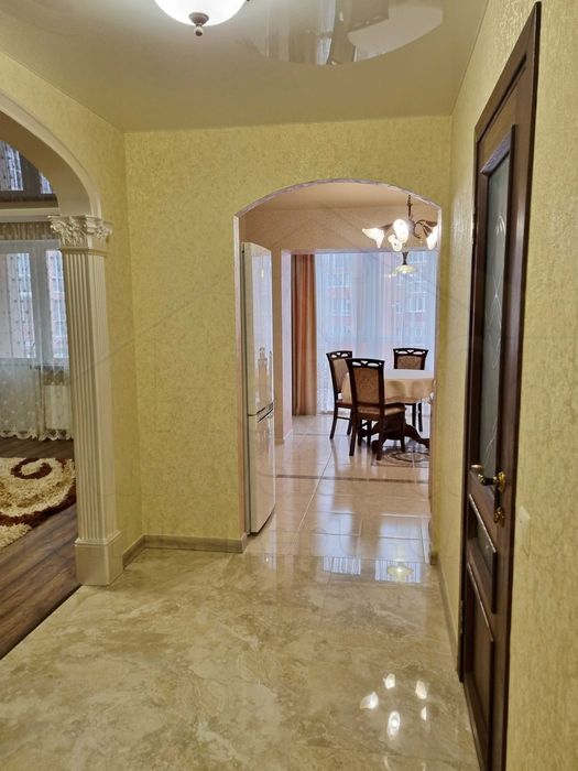 2 кімнатна квартира 77м2 в новобудові з ремонтом в районі Політеху