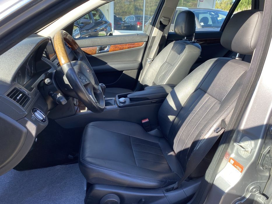 Mercedes-Benz C220 CDI - GPS - DVD - Nacional