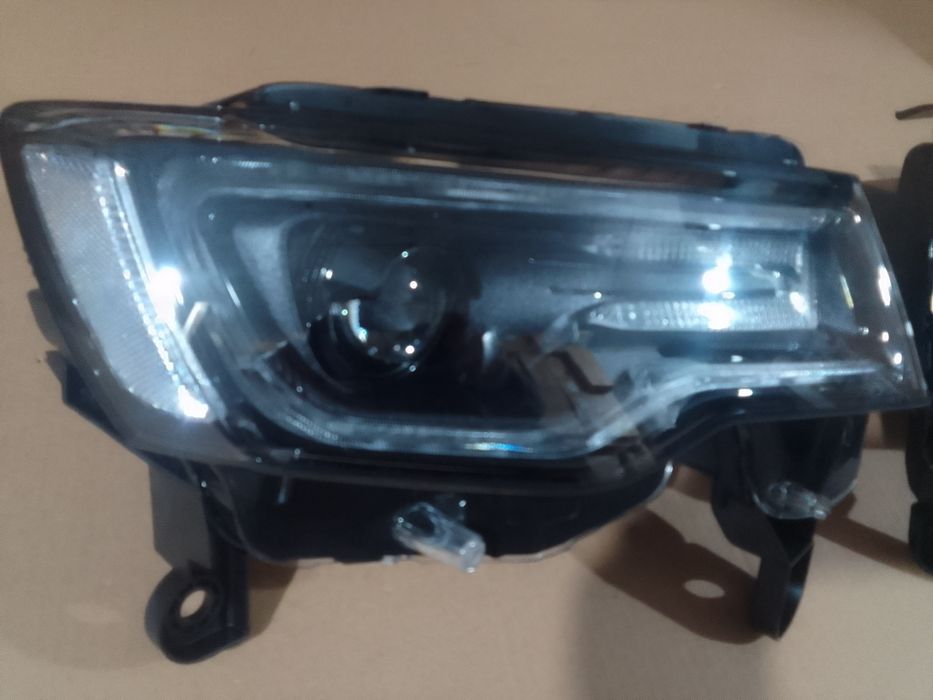 Фары фари Гранд Чероки Jeep Grand Cherokee 17+