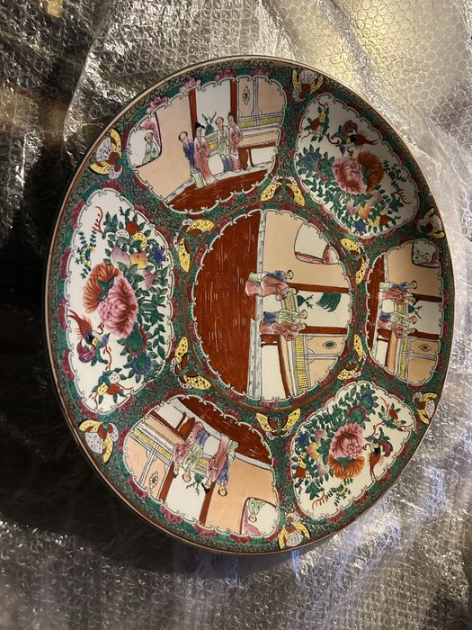 Prato de porcelana chinesa com marca