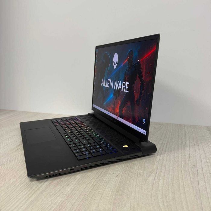 Dell Alienware m18 R1 2K IPS 165Hz i9-13900HX 32GB SSD 1TB RTX 4080: 92 ...