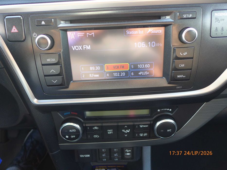 Toyota Auris 1,6 132 KM