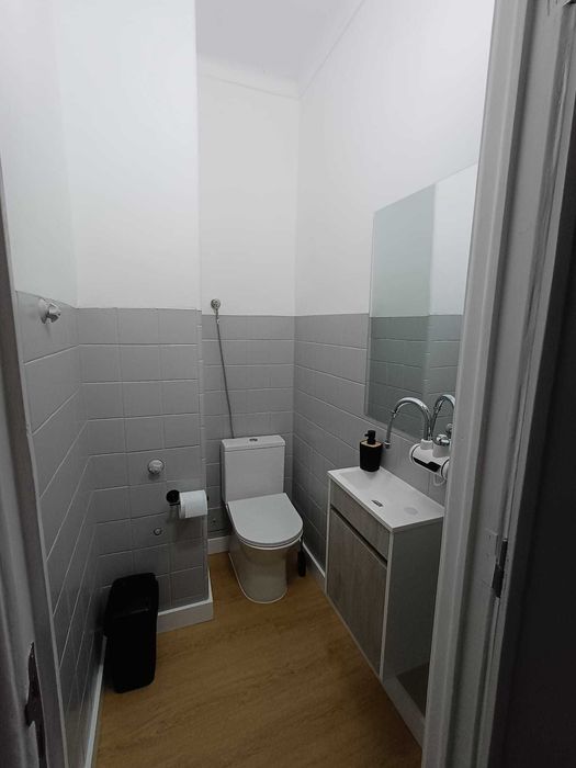 Quartos para arrendar – Apartamento Remodelado, Excelente Localização