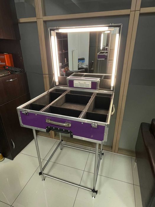 Przenośne, profesjonalne stanowisko do makijażu