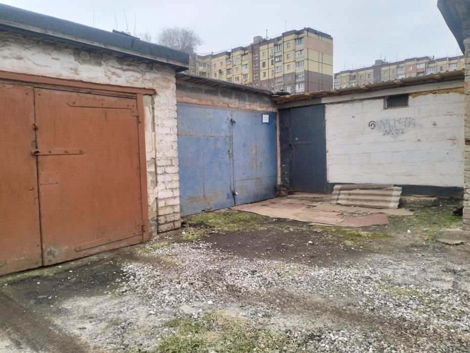 Продам гараж на Крэсе.
