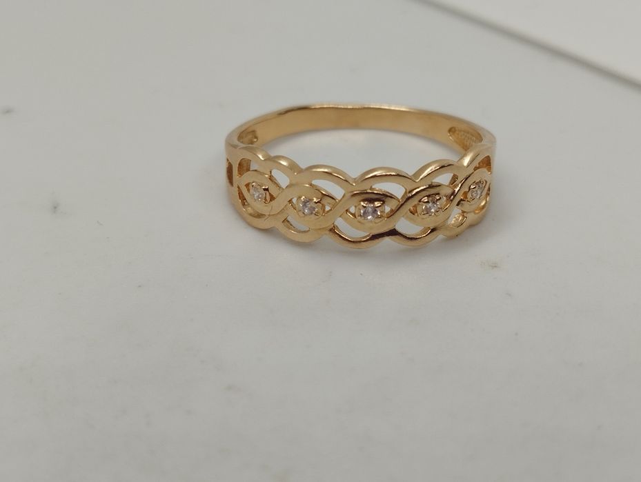 Золотое кольцо 2.01 грамма 18.5 размер