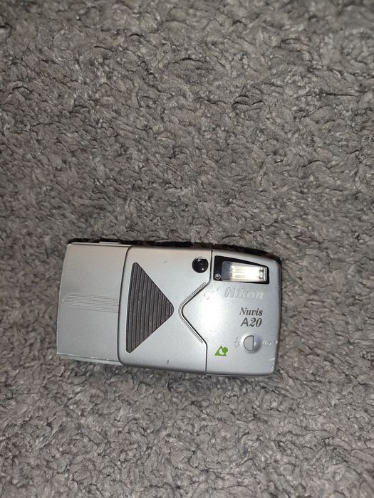 Компактний плівковий фотоапарат nikon nuvis a20