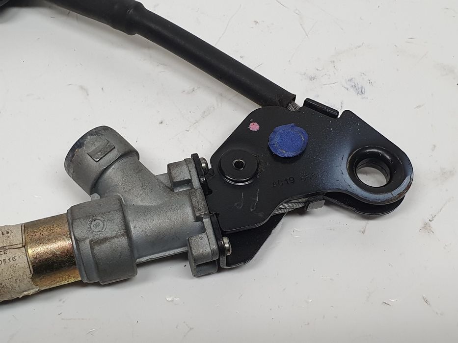 Encaixe de cinto frente direito CITROËN XSara (N1)