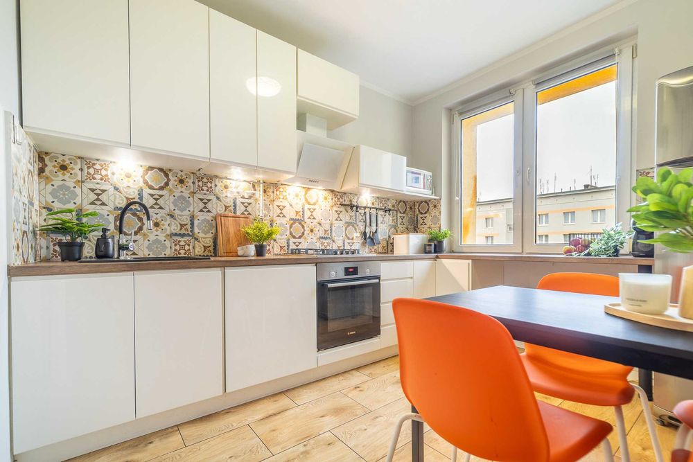 --> Pokój 1os. - pl. Legionów - ścisłe centrum! < --