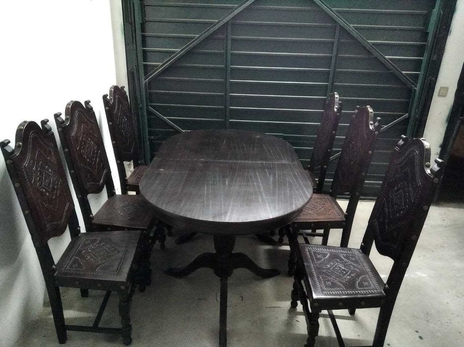 Conjunto de sala em madeira maciça – móvel, mesa e 6 cadeiras