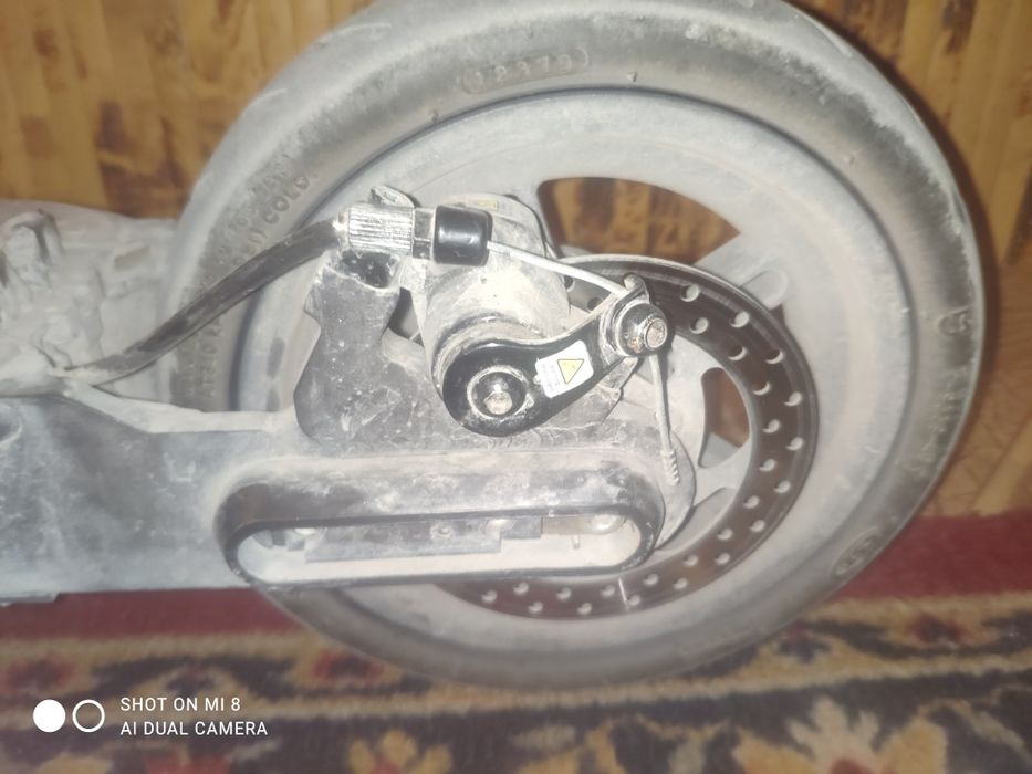 Електросамокат в хорошому стані